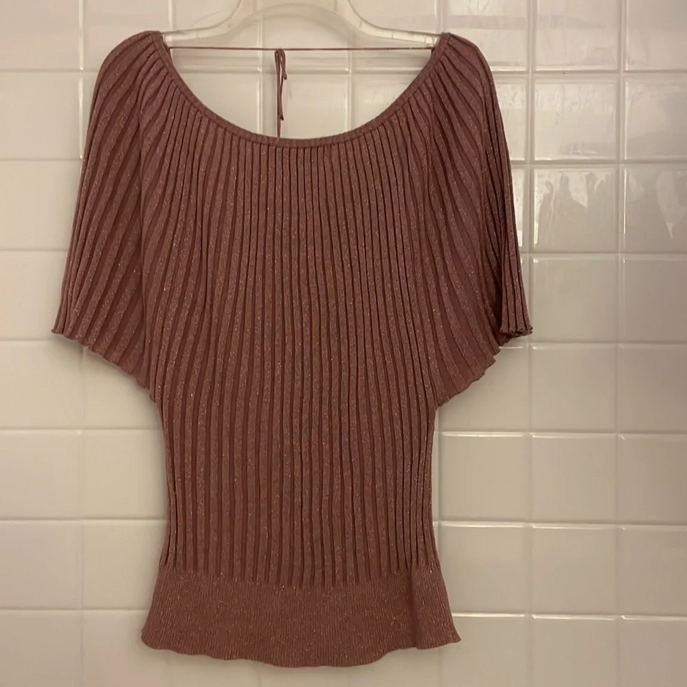 Younique splendid pleated, ribbed and elastic top. Batwing sleeves, size L. - Picture 5 of 16